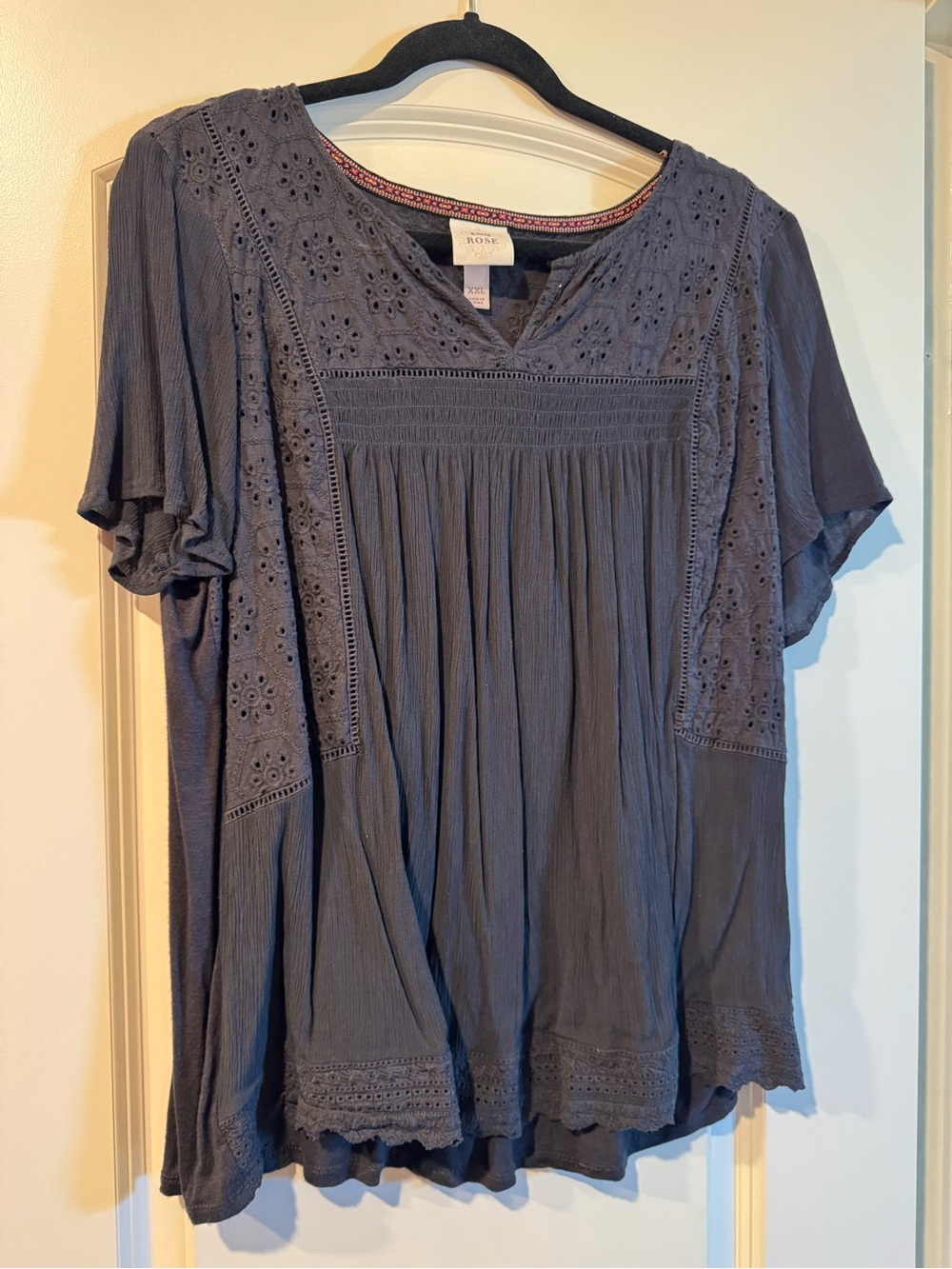 Knox Rose dark gray Eyelet-Detail Short Sleeve Blouse